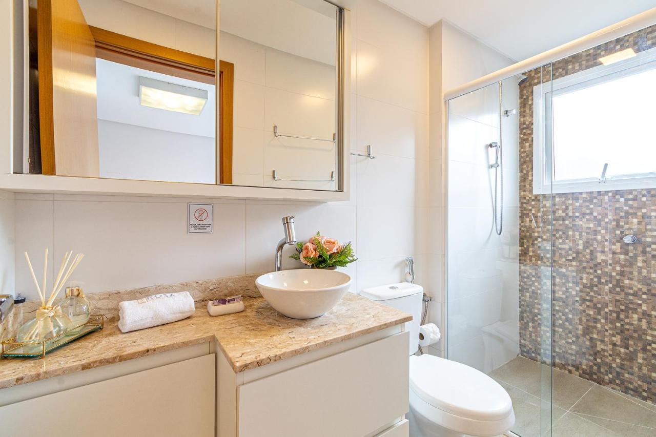 Rosa Apartamento Luxo No Centro Gramado Apartment Ngoại thất bức ảnh