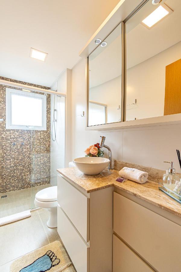 Rosa Apartamento Luxo No Centro Gramado Apartment Ngoại thất bức ảnh