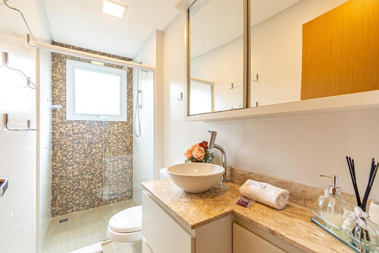 Rosa Apartamento Luxo No Centro Gramado Apartment Ngoại thất bức ảnh